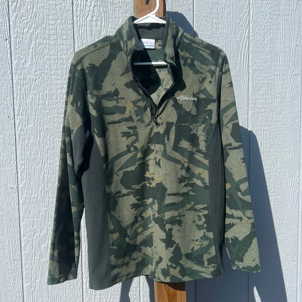 Columbia camo sweater‎